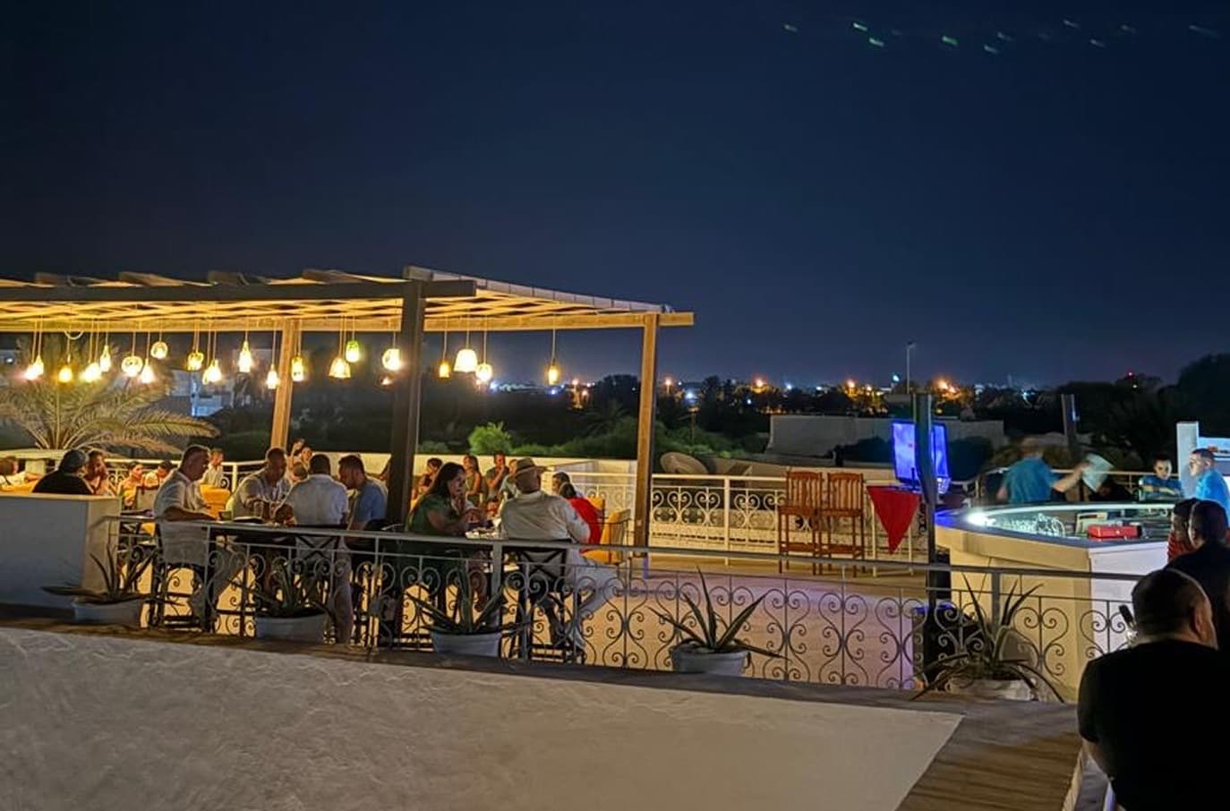 La Tavla atmosphere